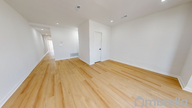 Photo - 343 E 28th St Unidad 2