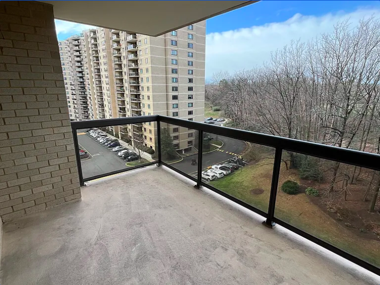 Unit 919 private balcony - 203 Yoakum Pky (Alexandria, VA)