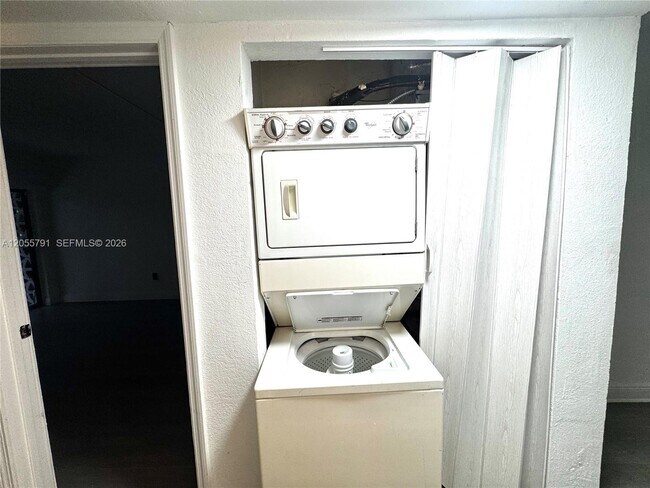 Photo - 1525 NE 135th St Unit 03