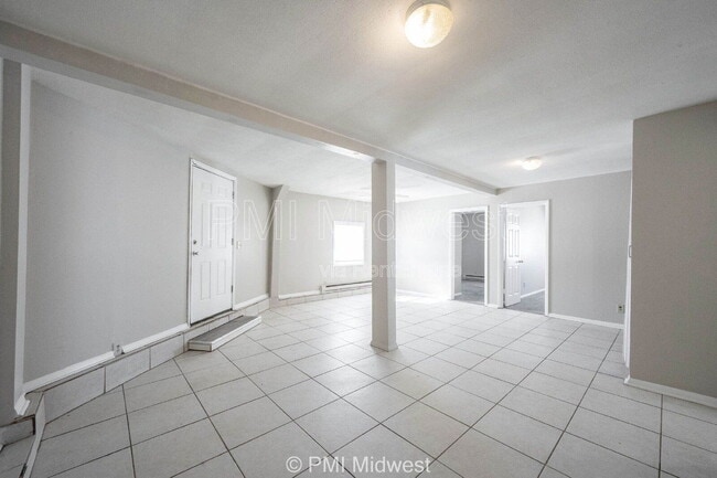 Photo - 4881 300W Unit 21