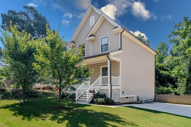 Available now! Beautiful 3BR/2.5BA Home wi... - Available now! Beautiful 3BR/2.5BA Home wi...