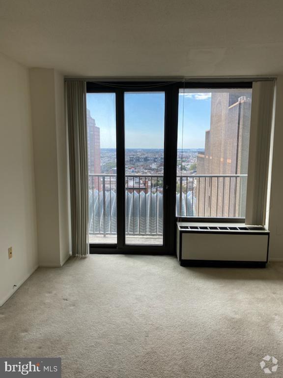Building Photo - 1420 Locust St Unit 21L Rental