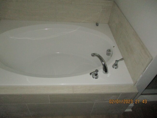 Photo - 124 Chapel Ct