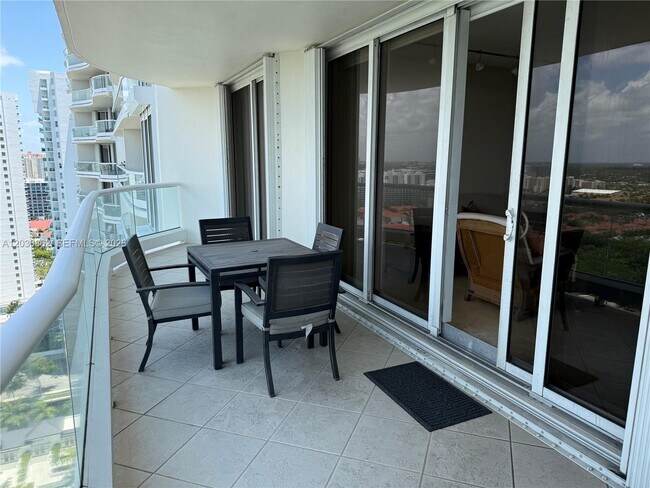 Photo - 7000 Island Blvd Unidad 2403