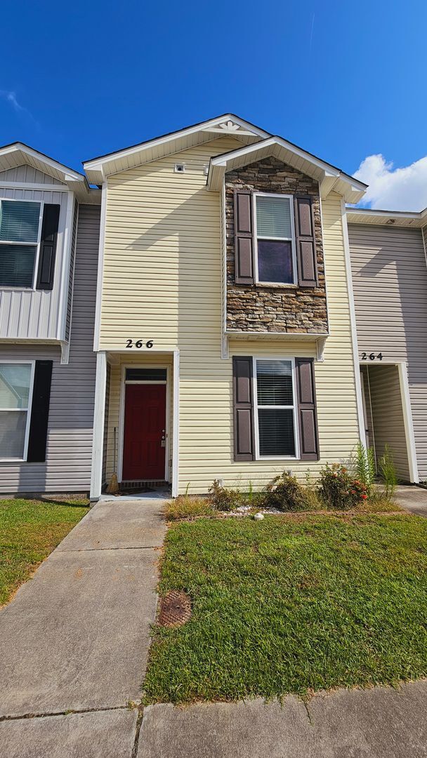 Building Photo - 2 BR 2.5 BA Carolina Forest