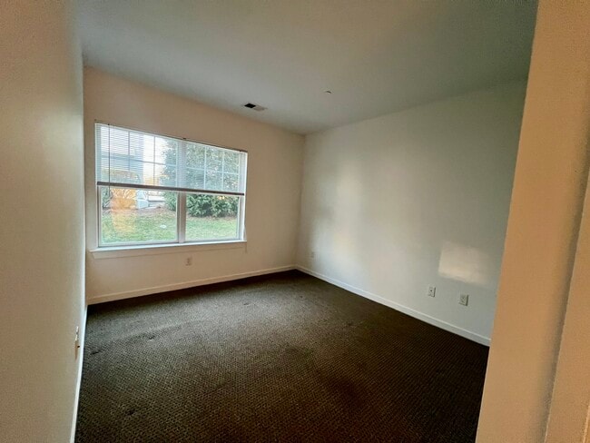 Photo - Maple Ridge - Building B Unidad B3