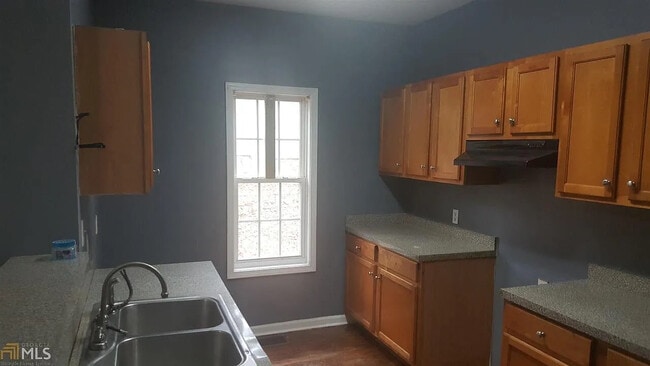 Photo - Room in Duplex on Ridge Ave NW