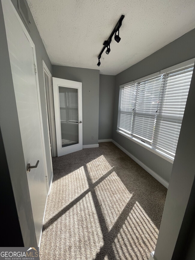 Photo - 1404 Huntingdon Chase