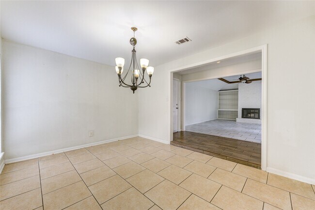 Photo - 8107 Durklyn Ln