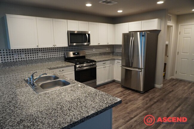 Photo - Stunning Home Off of Taft Highway and South H Street!