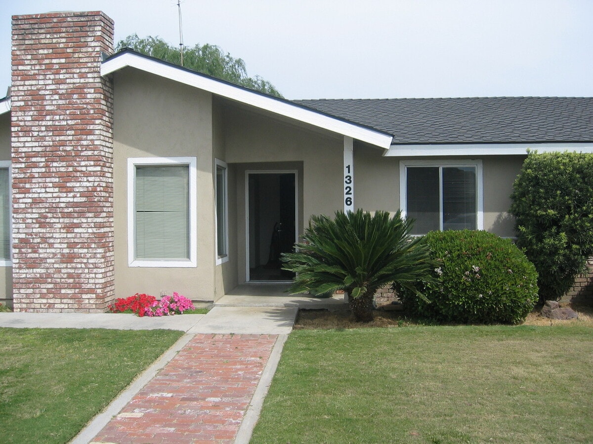Photo - 1326 E Chapman Ave