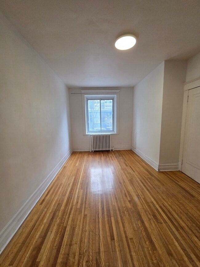 Photo - 251-257 Milton