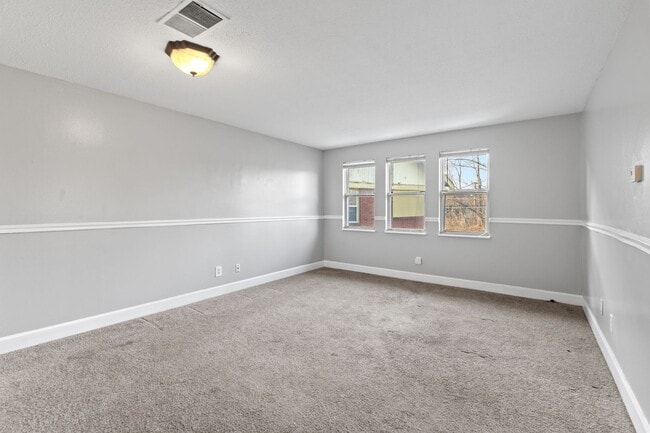 Building Photo - 3528 E Fall Creek Pkwy N Dr Unit C