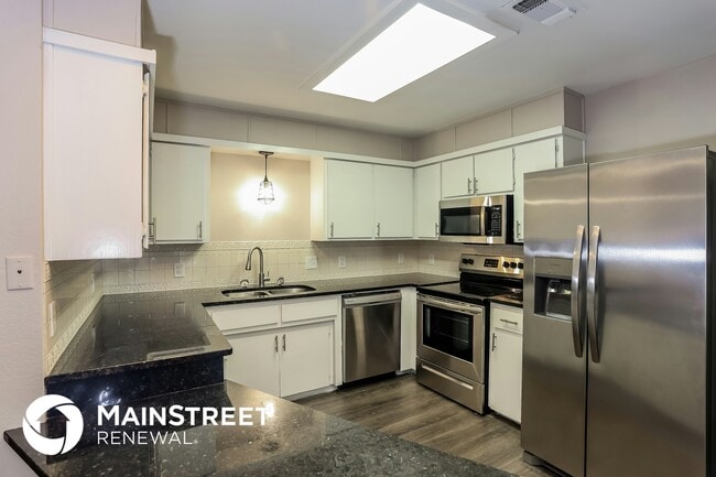 Photo - 1600 E Bankhead Dr