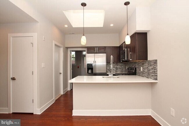 Building Photo - 400 S 45th St Unit 1B Rental