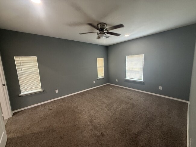 Photo - 810 W 2nd St
