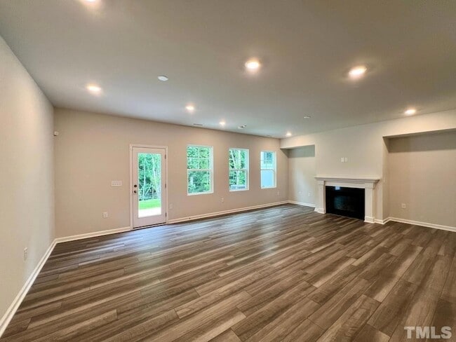 Photo - 212 Hiking Hl Ln