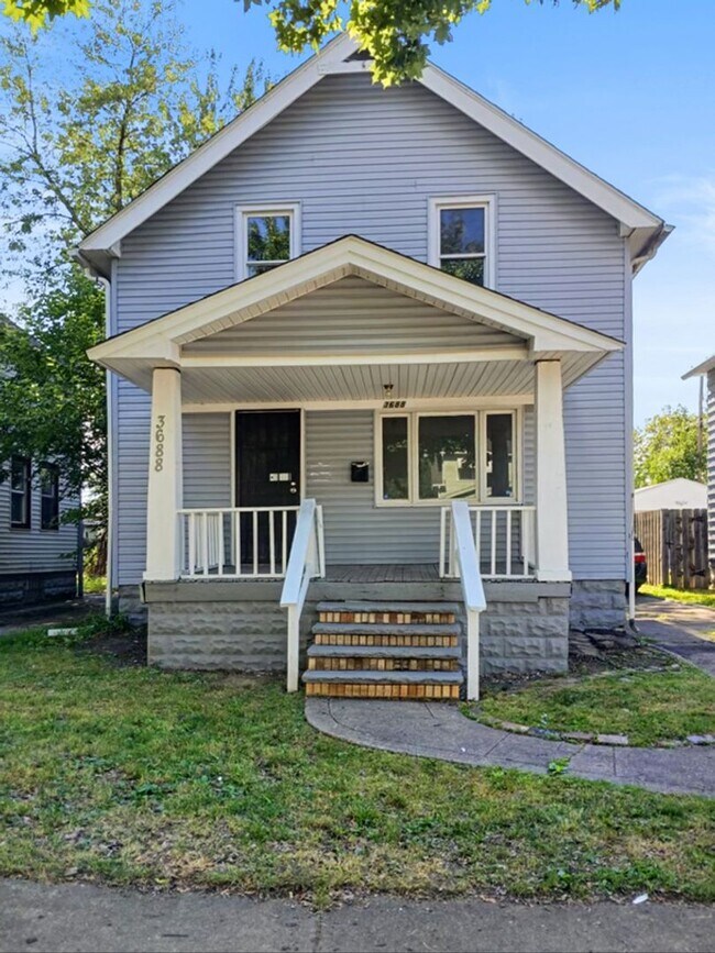 E 118 - E 118 House