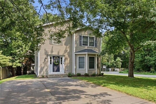2 Lafayette Dr