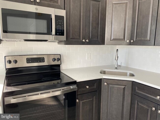 Photo - 21 E Price St Unidad 2B