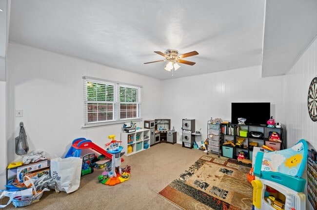 Photo - 4399 Hialeah Dr