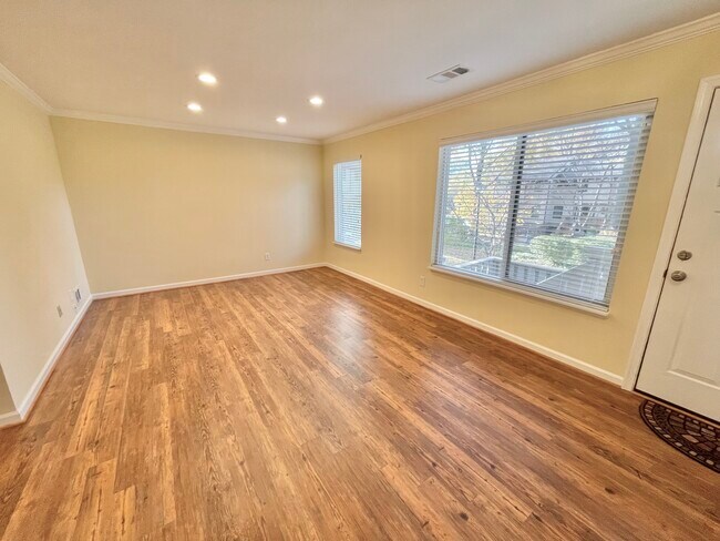 Photo - 1661 Westwind Way