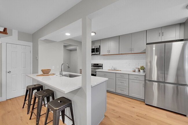 Photo - 7700 W Glasgow Pl