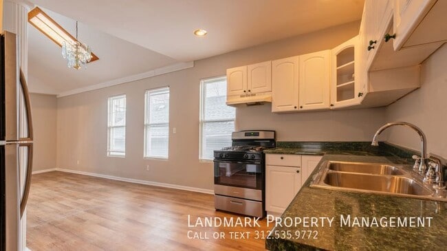 Photo - 1529 W Cortez St Unit 2F