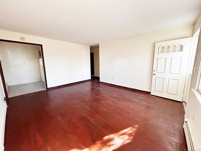 Photo - 231 York Rd