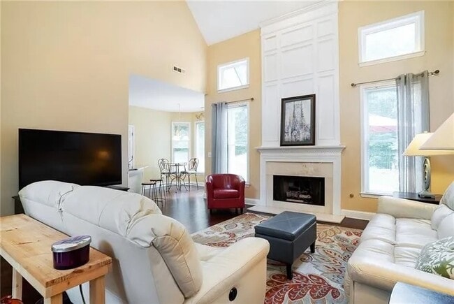 Photo - 3915 High Gables E