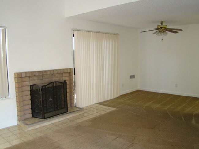 Photo - Townhouse 3 bedroom 2.5 bath, 2 car garage, new paint, new floors