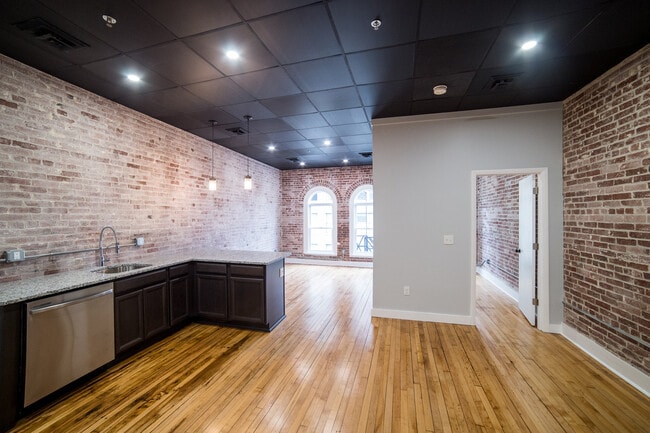 22 State St Unit 4