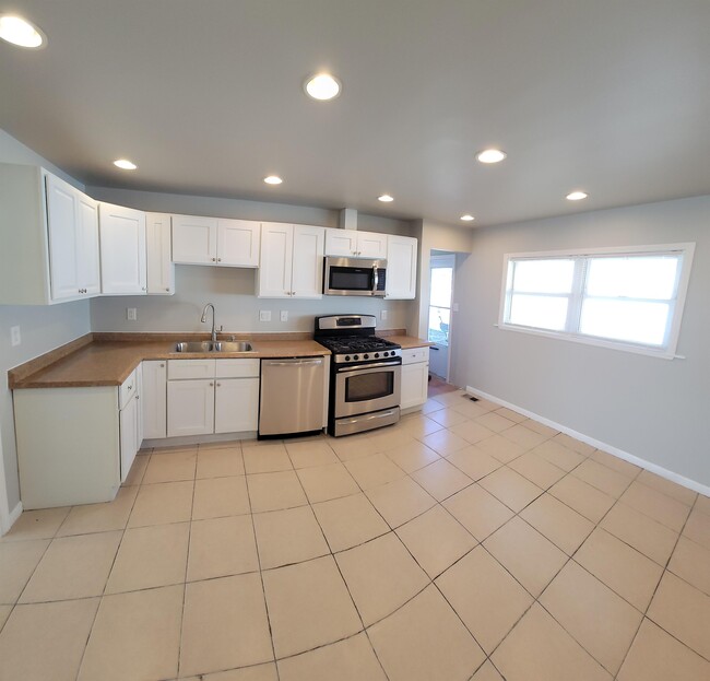 Photo - 46 Beacon Ave