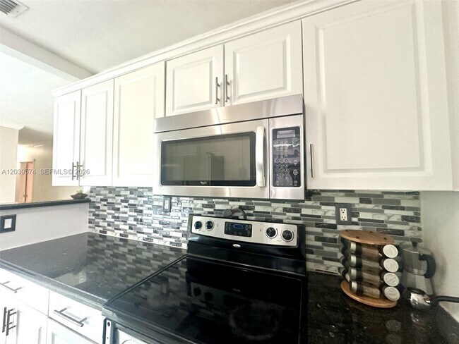 Photo - 7021 Scott St