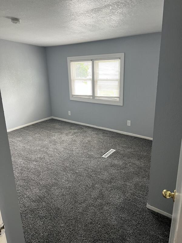 Photo - 1025 30th St NE