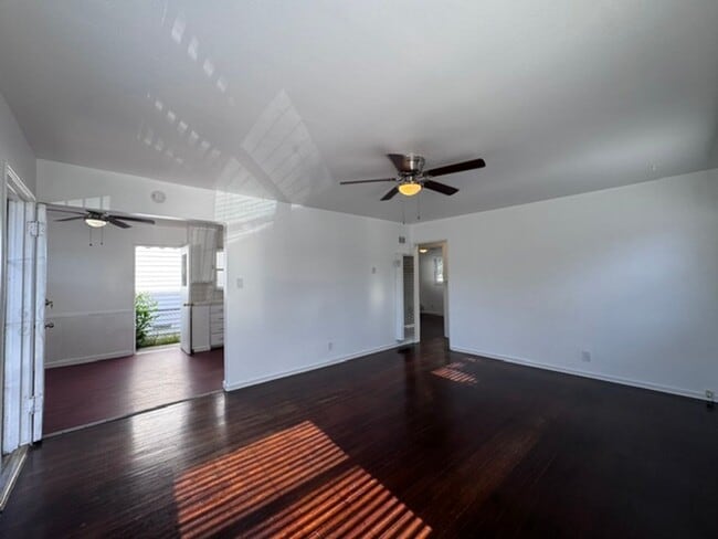 Building Photo - Charming North Long Beach Home