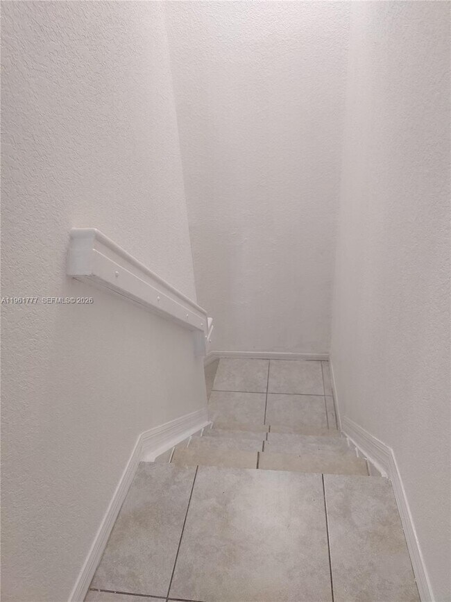 Photo - 3928 SW 52nd Ave