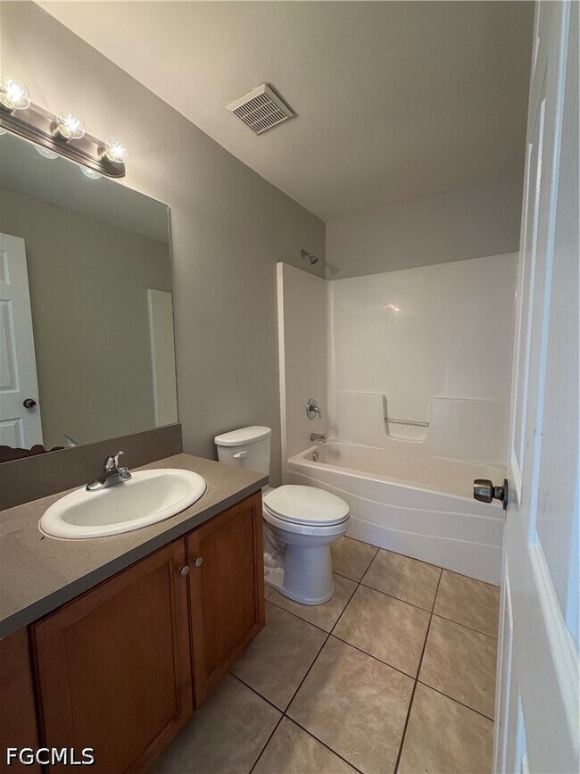 Photo - 704 Gilbert Ave S