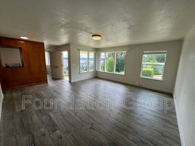Photo - 3202 Farragut St