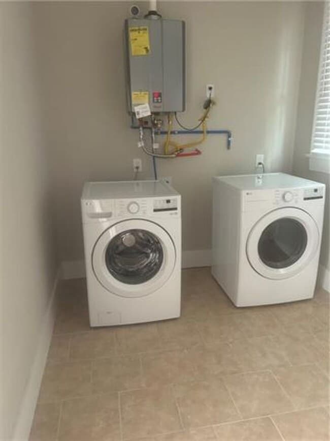 Photo - 2428-2430 Clover Street Unit 2430