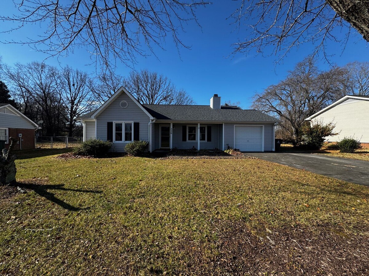 Photo - 336 Cheltenham Dr