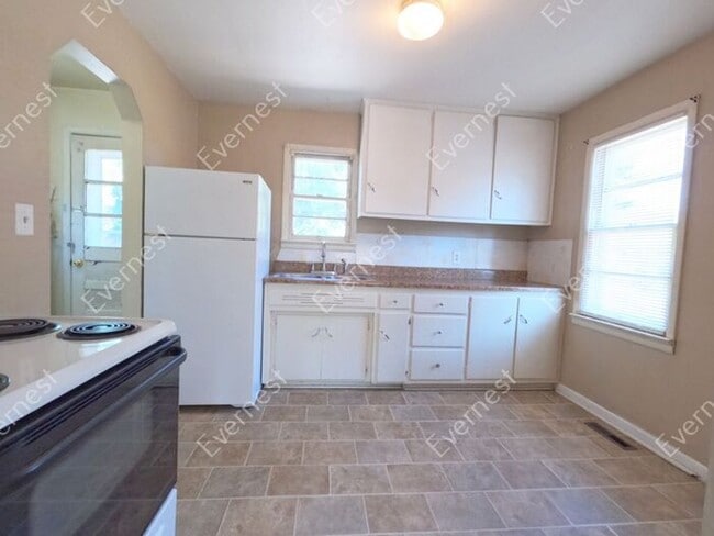 Photo - 231 N Roosevelt Ave