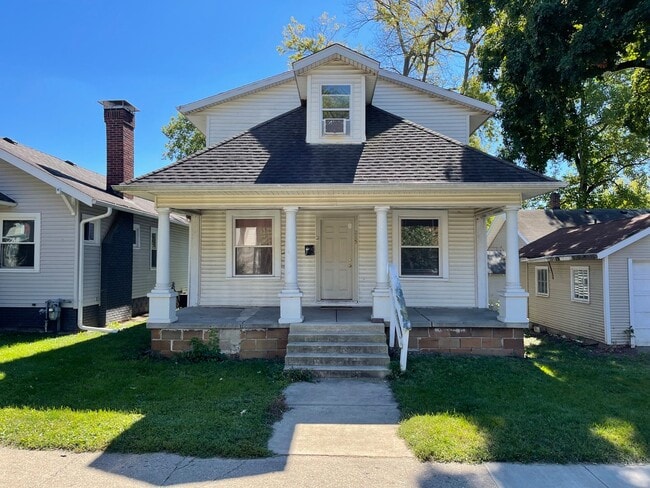Building Photo - 215 W Stadium Ave
