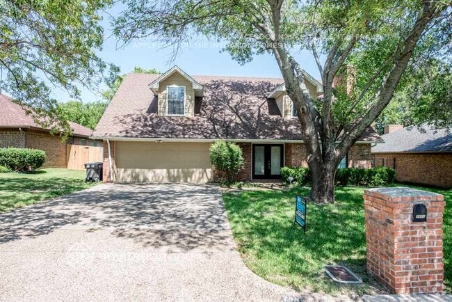 Building Photo - 3801 Devonaire Dr Rental