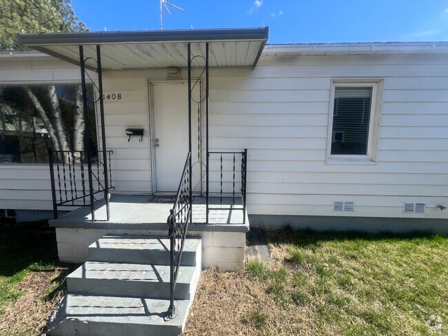 Building Photo - Bright & Spacious 2-Bedroom Duplex in Rich... Rental