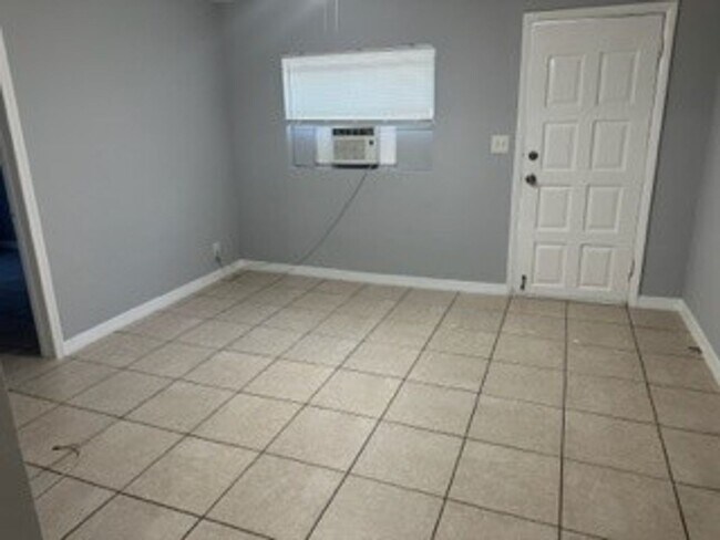 Photo - Atlantic 1016 Douglas Unit 1