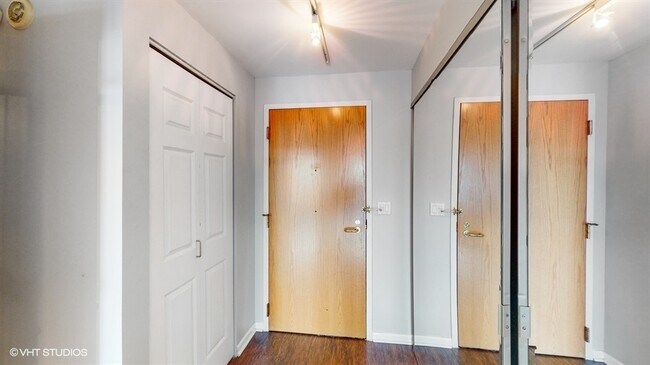 Photo - 345 N LaSalle St Unit 2302