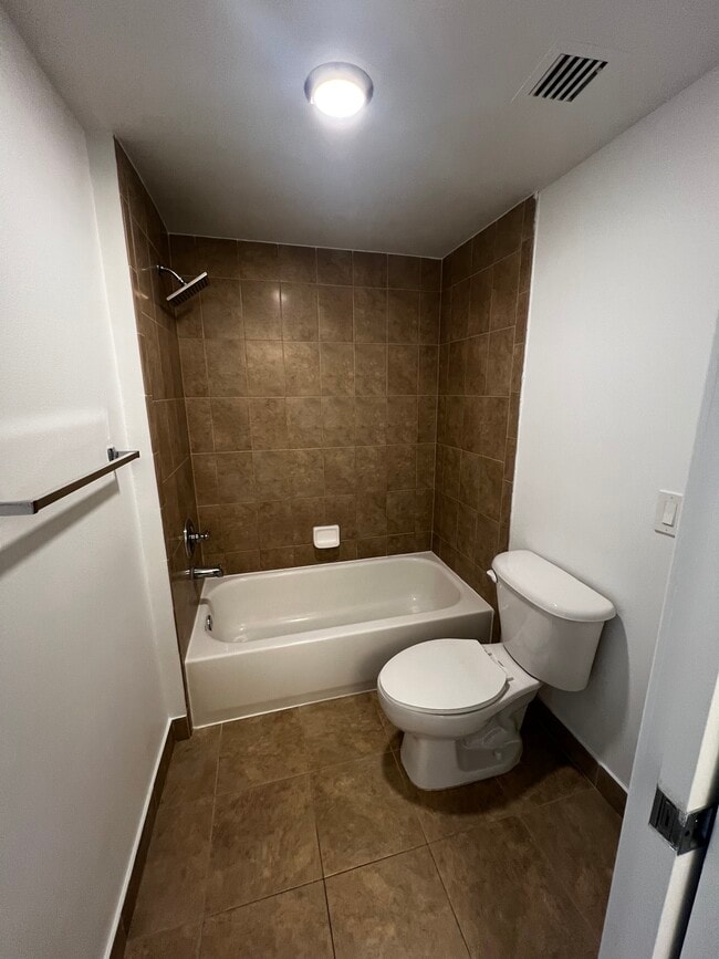 1031 NW 19th Ct Unidad B2