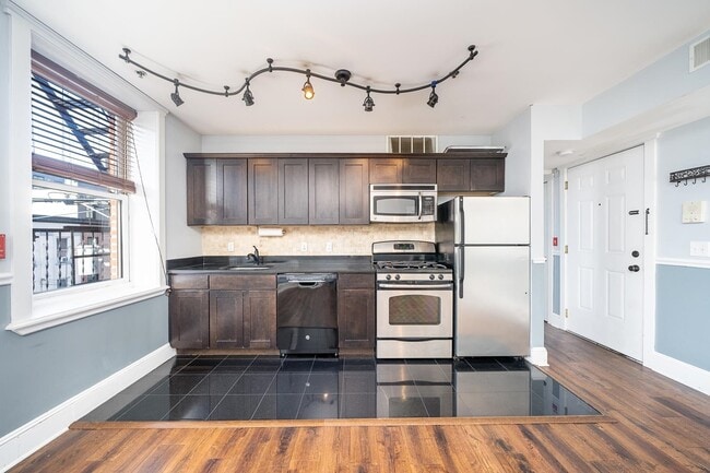 Photo - 110 1st St Unidad 3