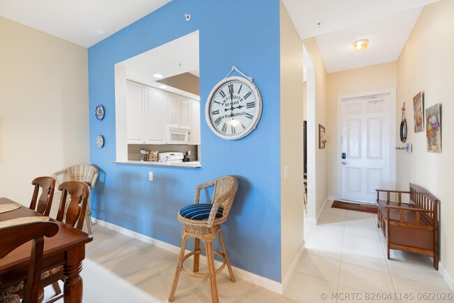 Photo - 33 Harbour Isle Dr W Unit 201